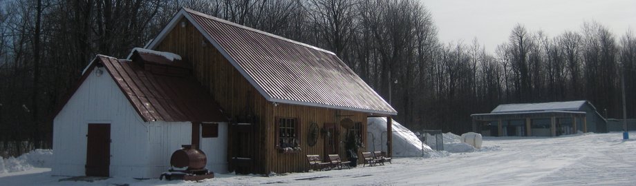 The maple sugar shack à la Feuille d'Érable is a sugar shack located at Mont St-Grégoire, South Shore Montreal. Enjoy the activities